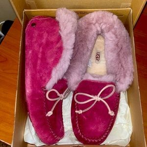 maroon ugg slippers size 10 !!